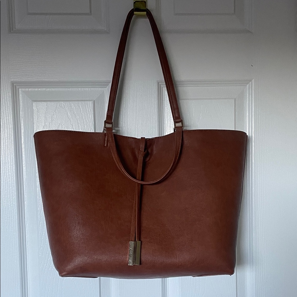 Chic Tan Leather Tote Bag
